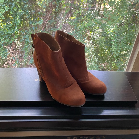 Qupid Booties - Picture 2 of 3